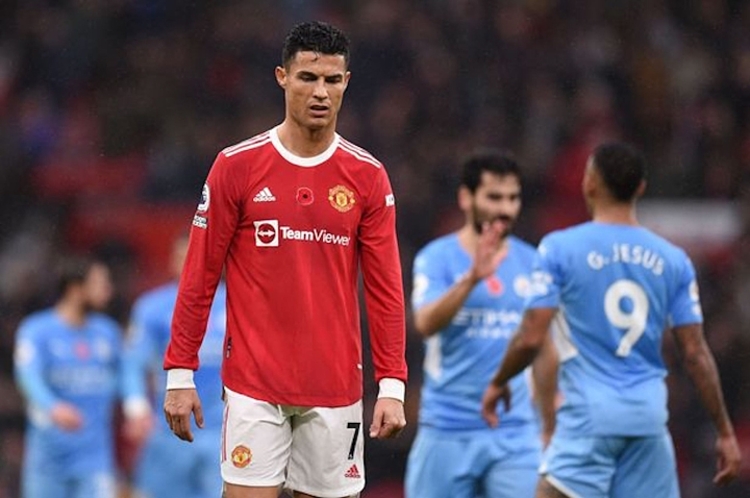 Роналду переживает самые трудные дни в своей карьере в «Манчестер Юнайтед».